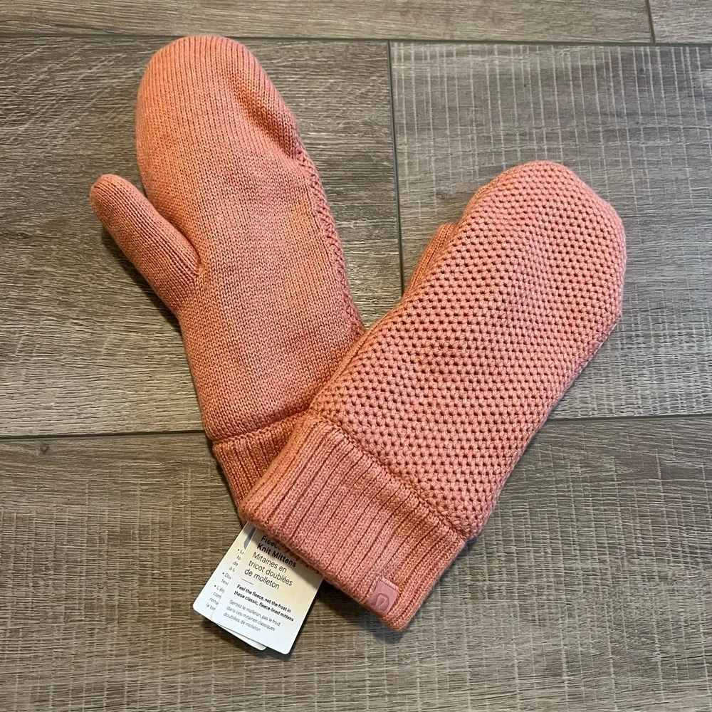 Lululemon Fleece-Lined Knit Mittens in Heathered Pink Savannah
